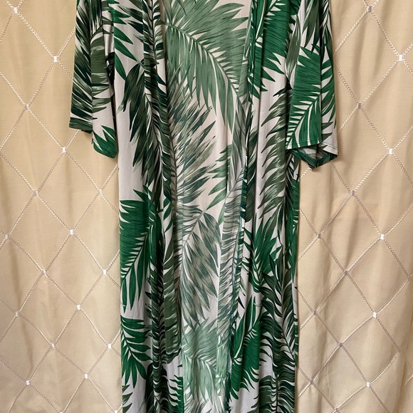 Tropical palm leaf print robe/swim cover up - Picture 3 of 3